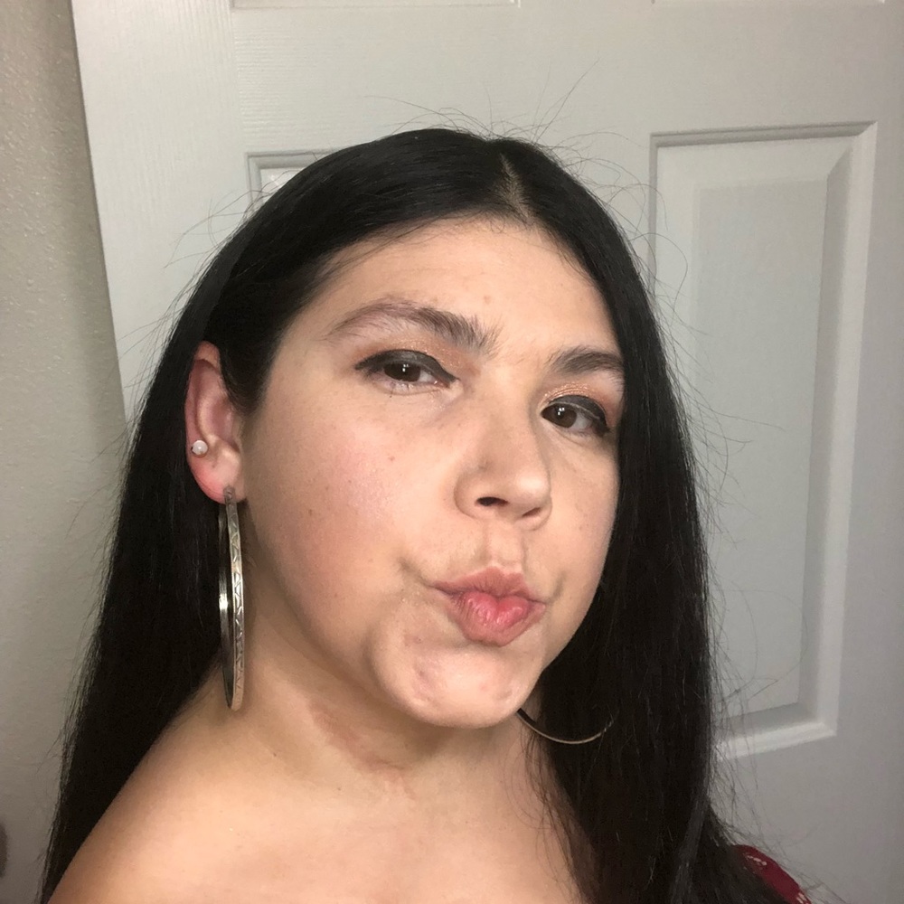 Meet your Posher, Victoria